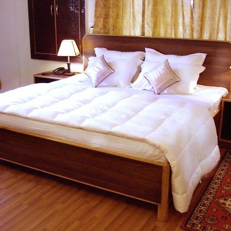 Ikraam Inn Bed & Breakfast Srīnagar Екстериор снимка