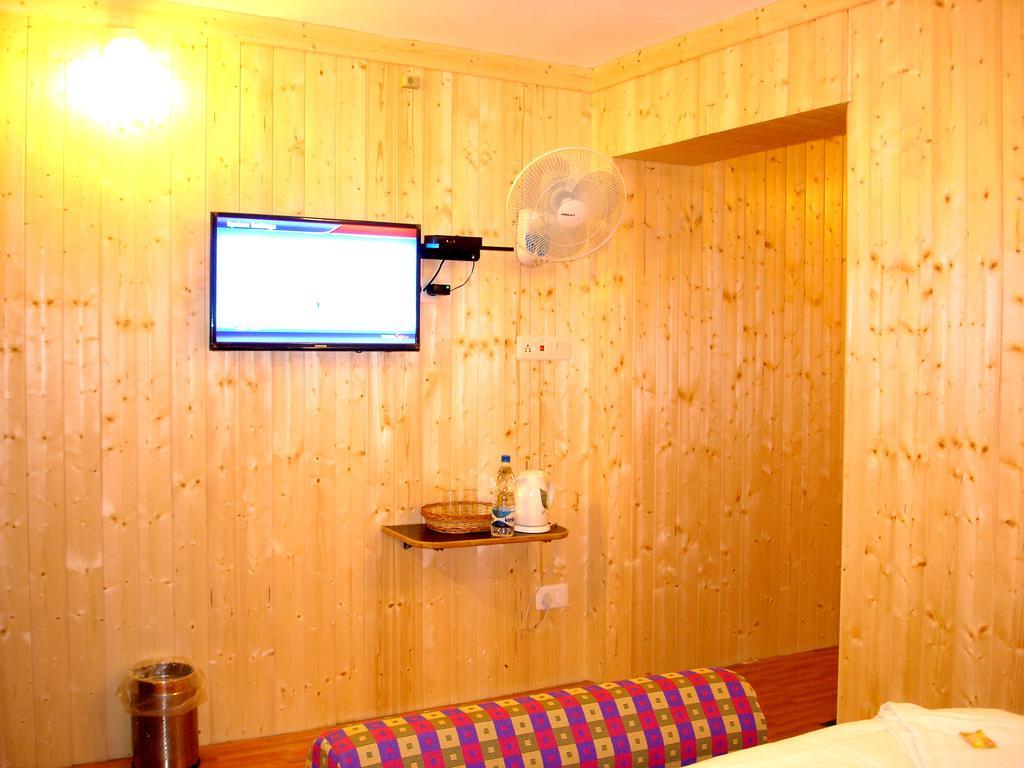 Ikraam Inn Bed & Breakfast Srīnagar Стая снимка