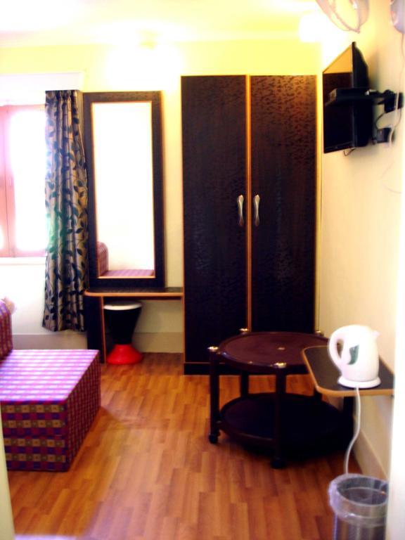 Ikraam Inn Bed & Breakfast Srīnagar Екстериор снимка