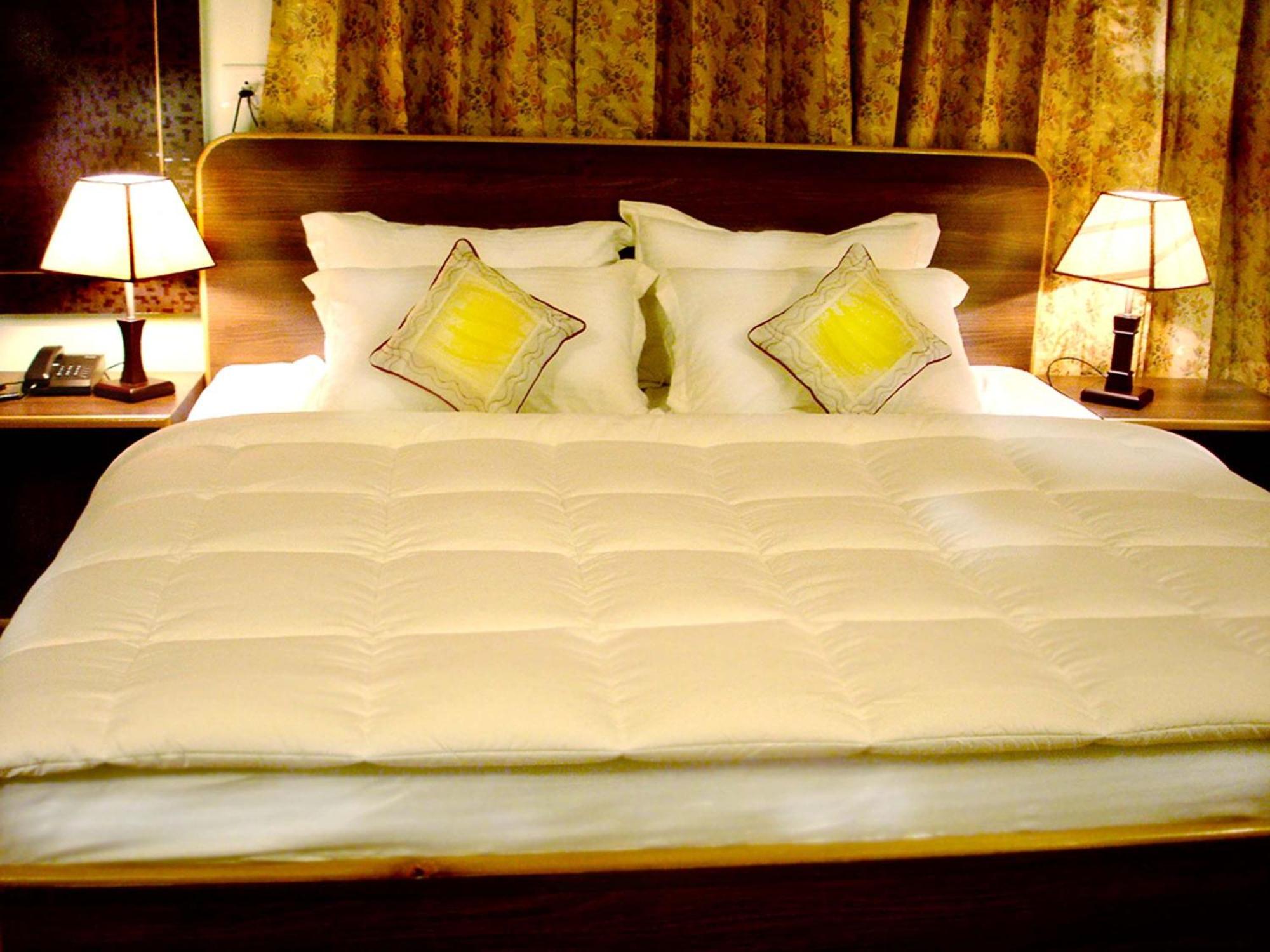 Ikraam Inn Bed & Breakfast Srīnagar Екстериор снимка