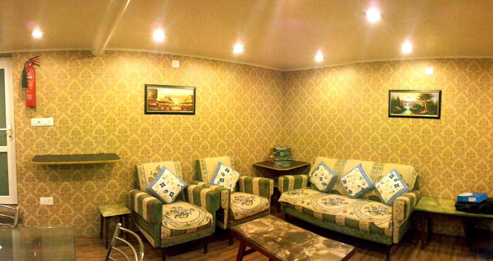 Ikraam Inn Bed & Breakfast Srīnagar Екстериор снимка