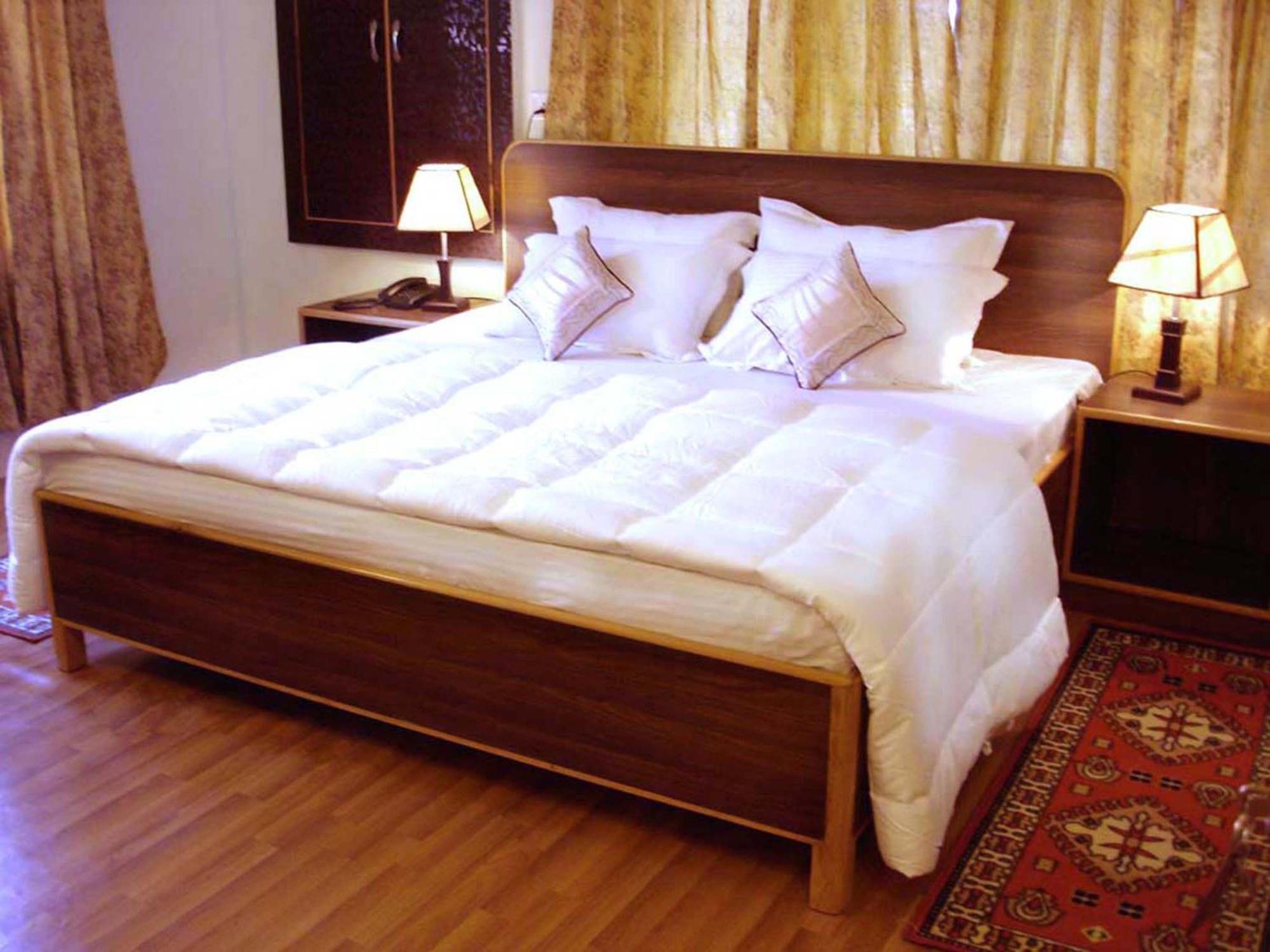 Ikraam Inn Bed & Breakfast Srīnagar Екстериор снимка