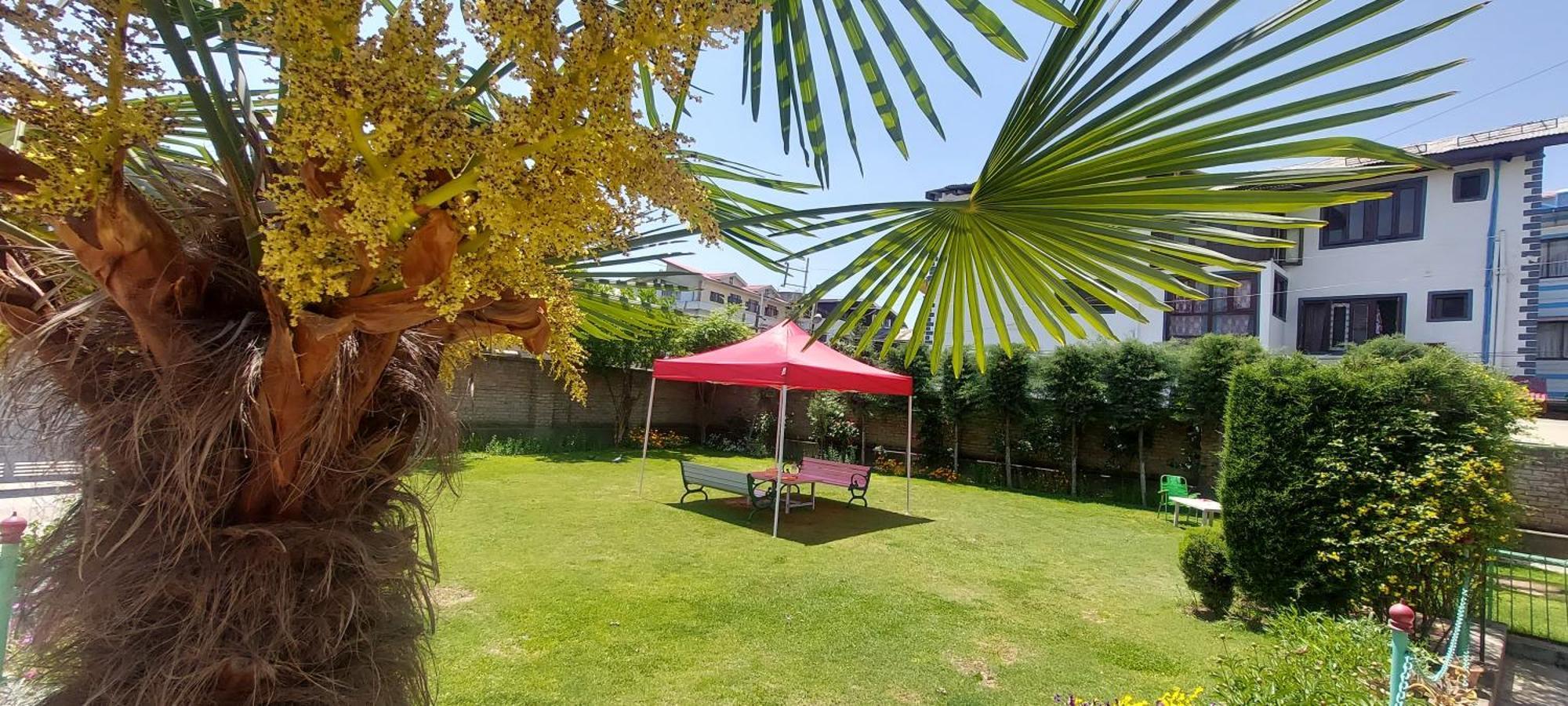 Ikraam Inn Bed & Breakfast Srīnagar Екстериор снимка