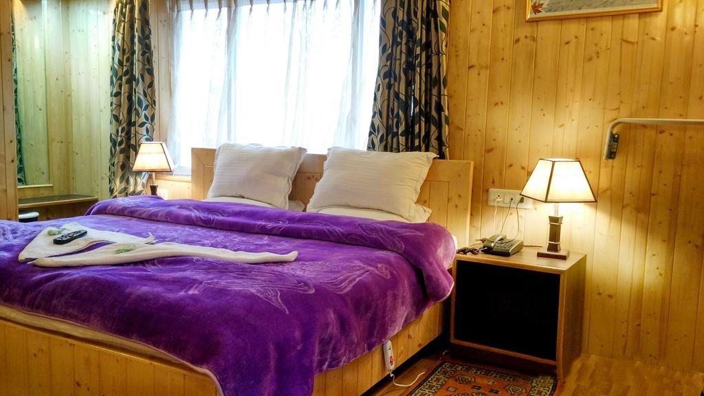 Ikraam Inn Bed & Breakfast Srīnagar Екстериор снимка