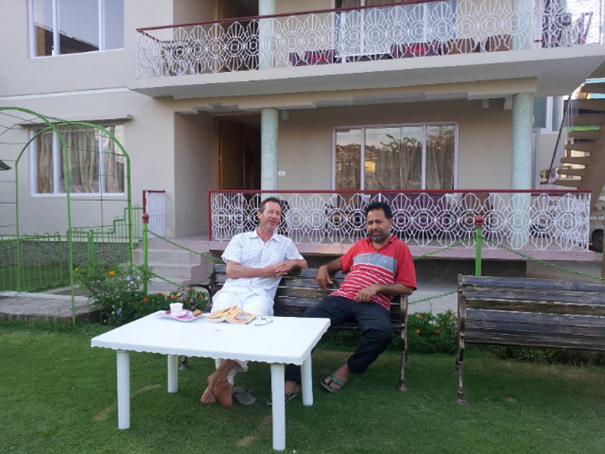 Ikraam Inn Bed & Breakfast Srīnagar Екстериор снимка